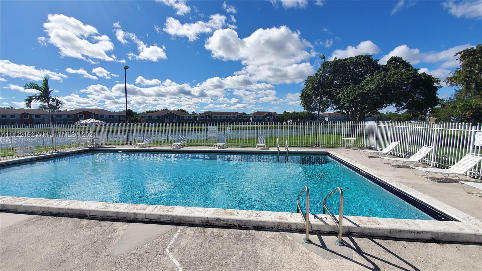 BLACK CREEK VILLAS - Residential