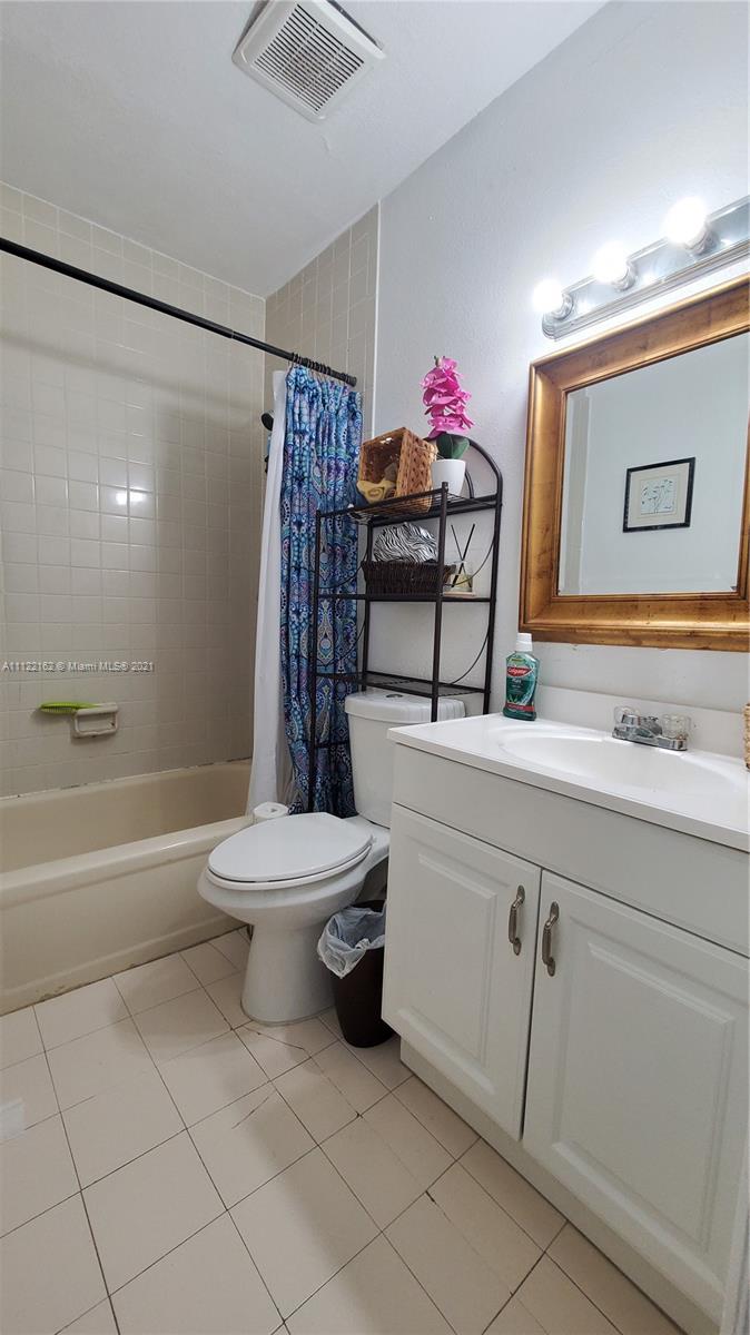 BLACK CREEK VILLAS - Residential