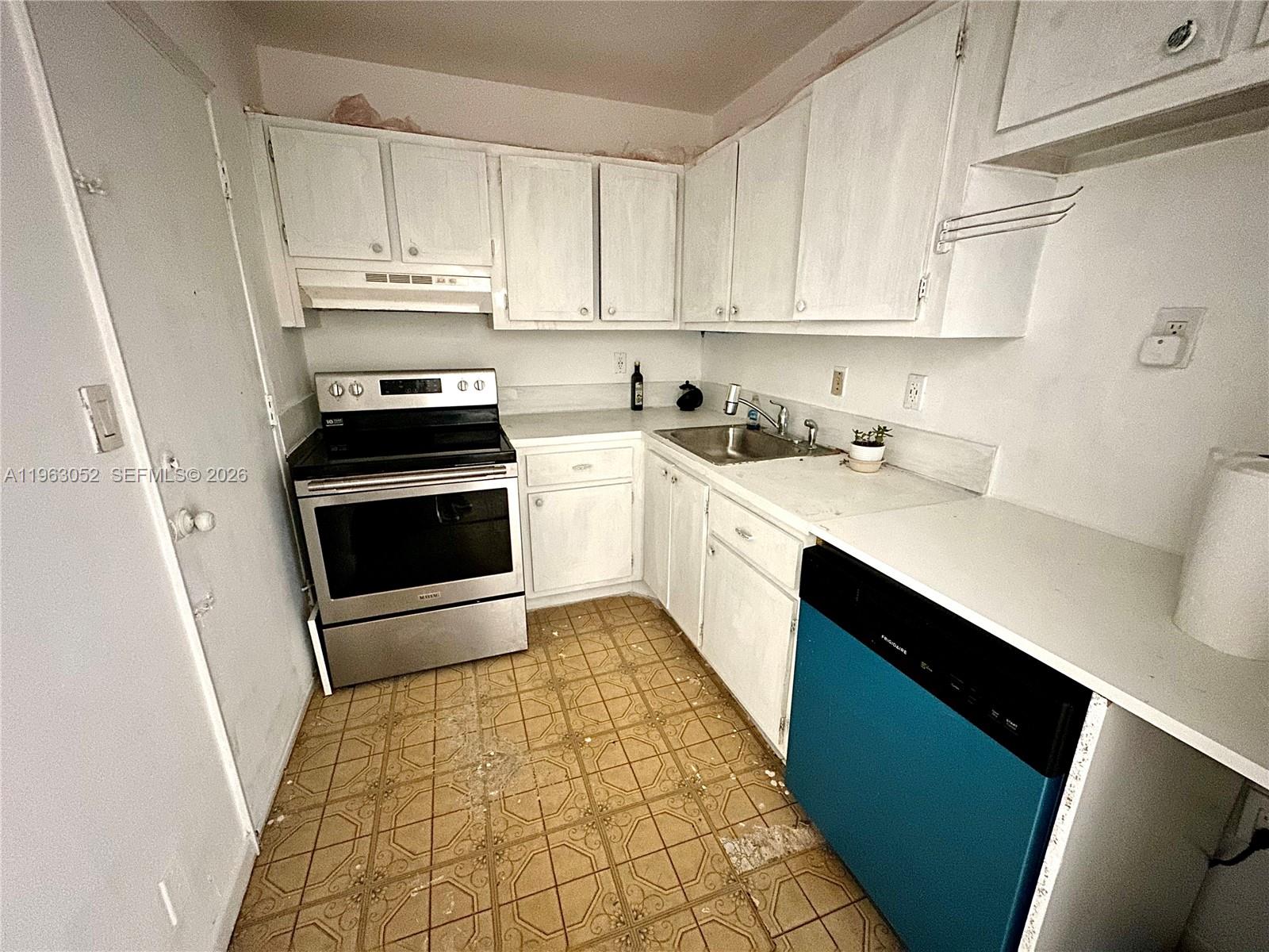 MAJESTIC GARDENS CONDOMIN - Residential