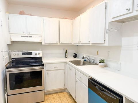 4043 NW 16th St 204 Lauderhill FL 33313