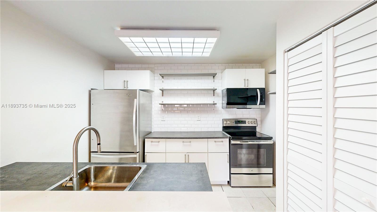 HOST CROSSINGS - Residential