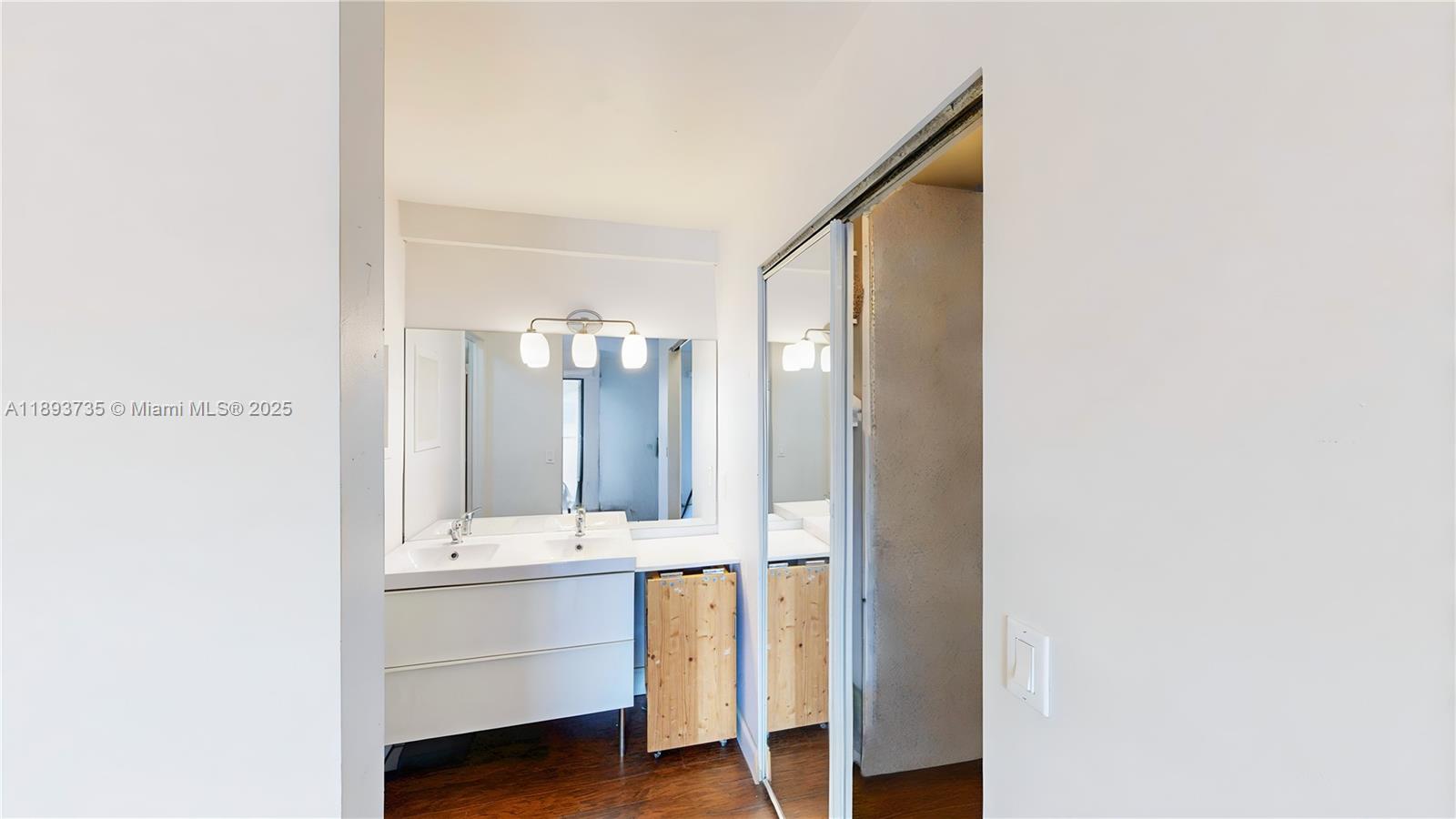 HOST CROSSINGS - Residential