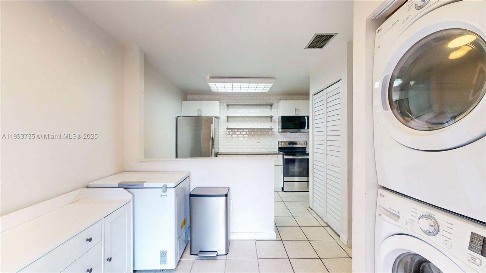 HOST CROSSINGS - Residential