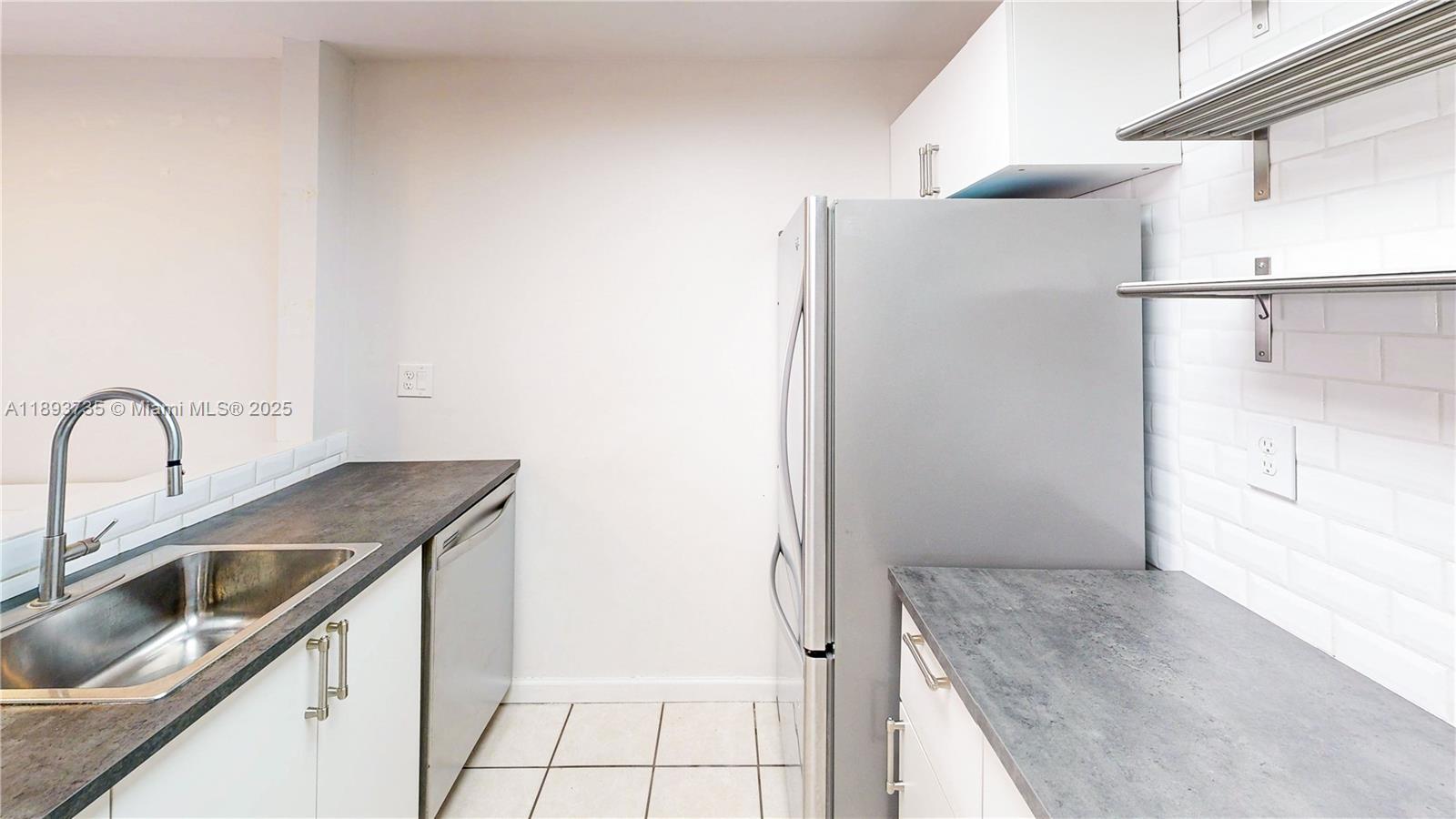 HOST CROSSINGS - Residential