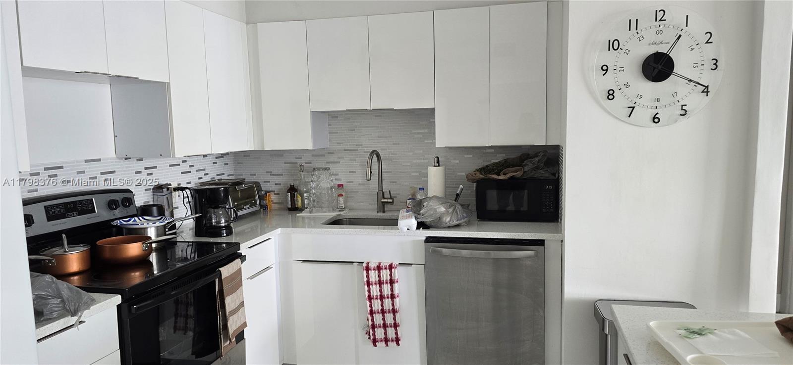 ADMIRALS PORT CONDO WEST - Residential