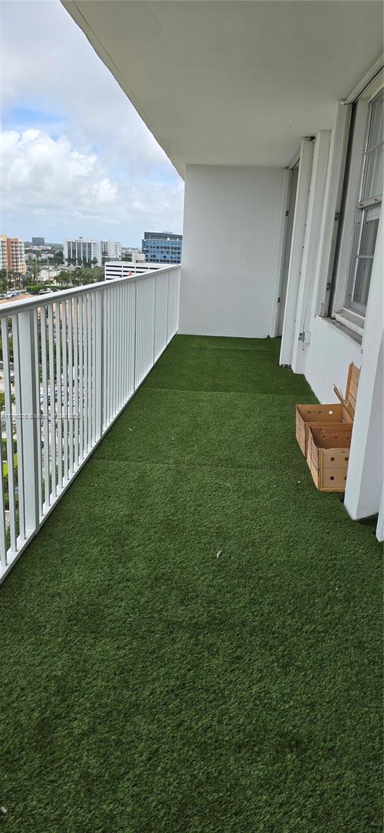 ADMIRALS PORT CONDO WEST - Residential