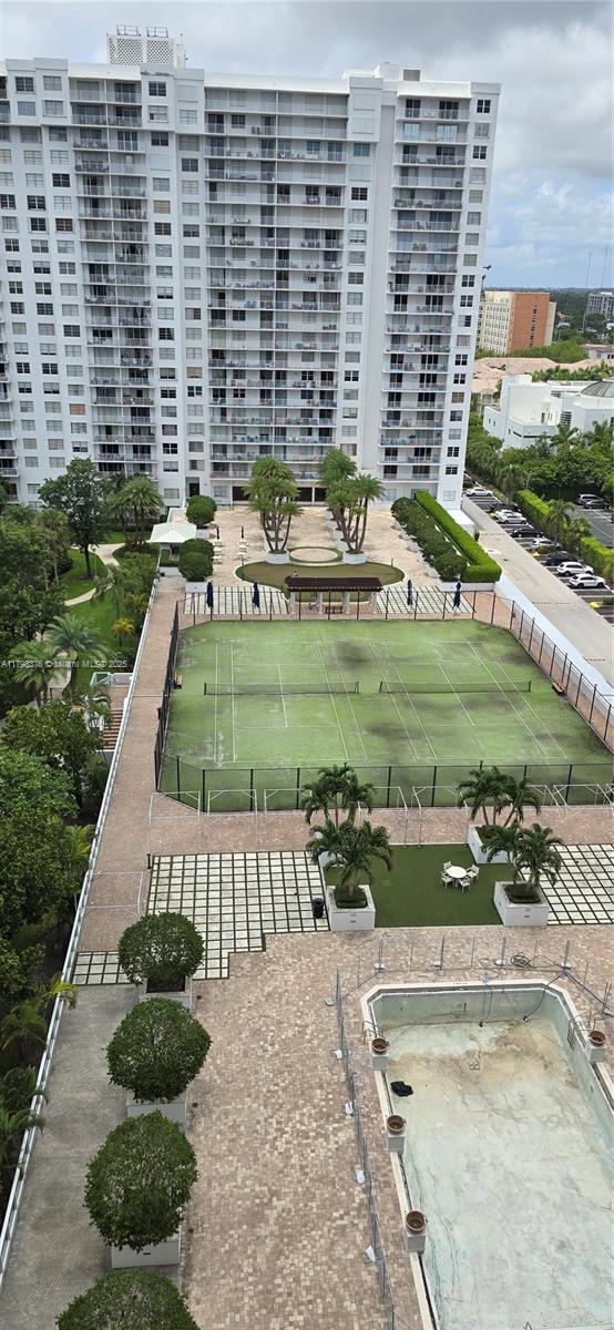 ADMIRALS PORT CONDO WEST - Residential