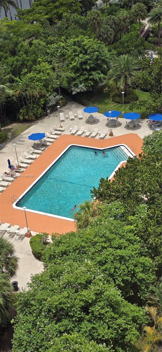 ADMIRALS PORT CONDO WEST - Residential