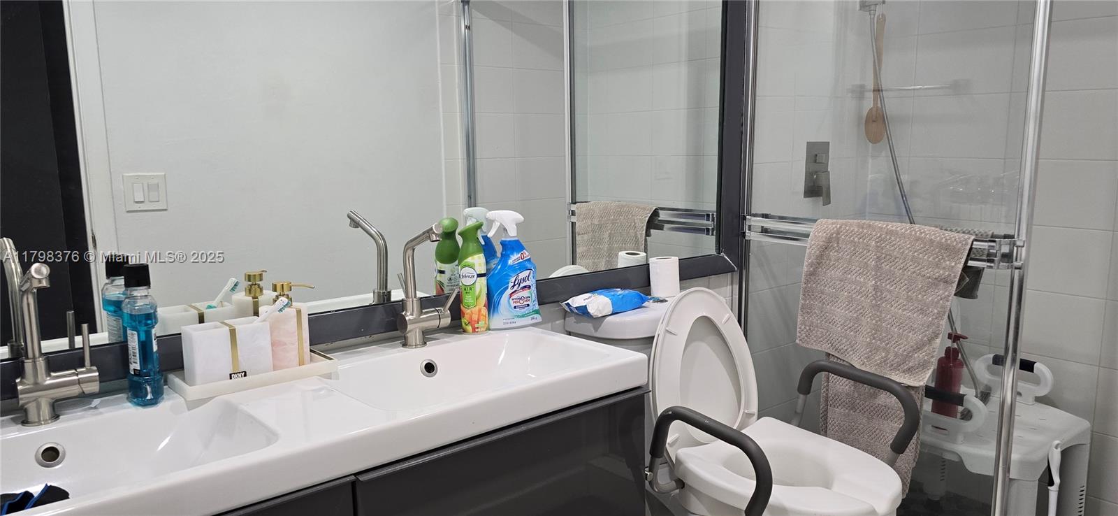ADMIRALS PORT CONDO WEST - Residential