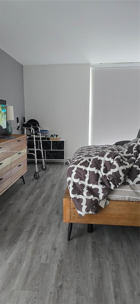 ADMIRALS PORT CONDO WEST - Residential