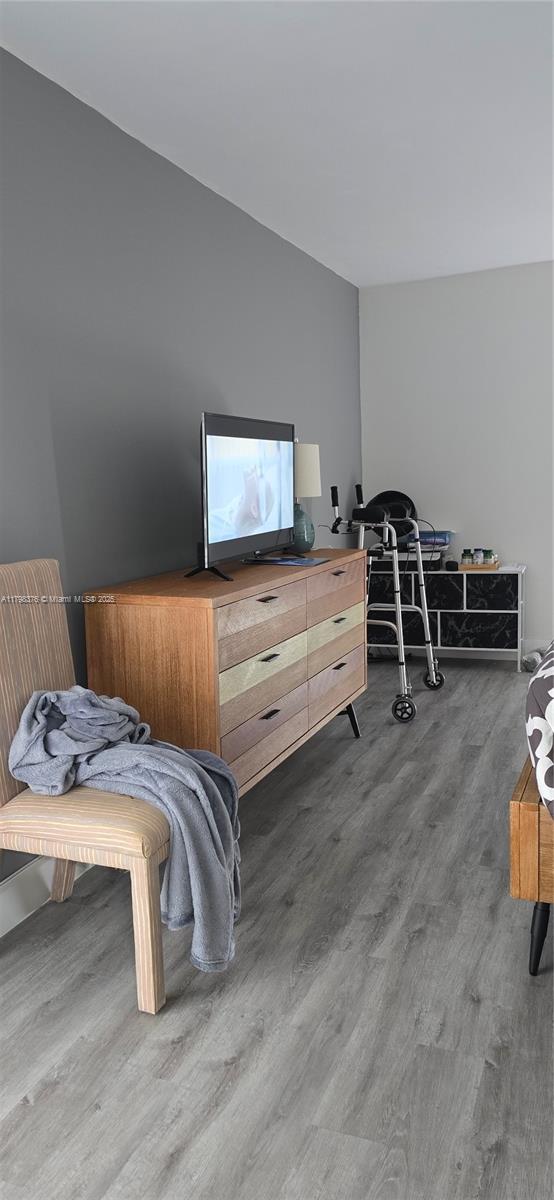 ADMIRALS PORT CONDO WEST - Residential