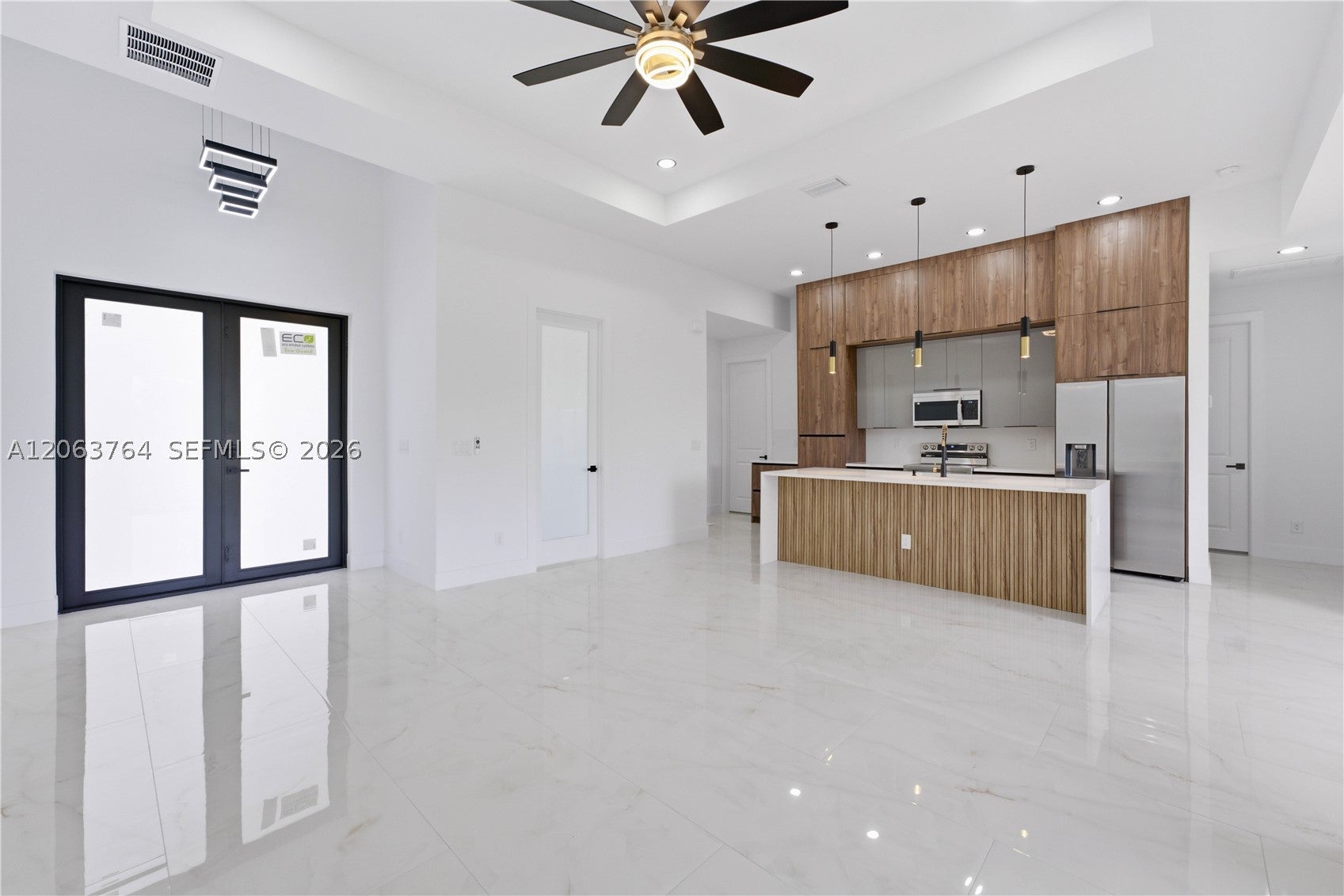 2811 1ST ST W