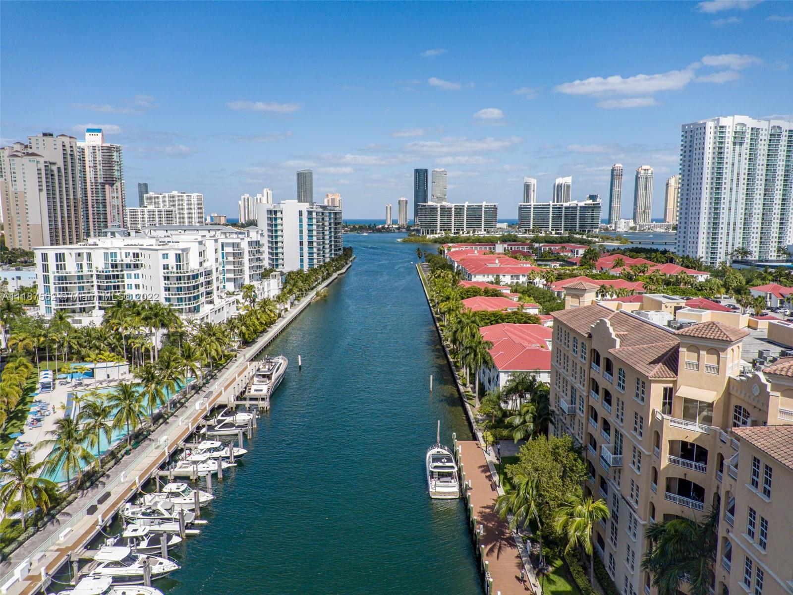 ALAQUA CONDO - Residential