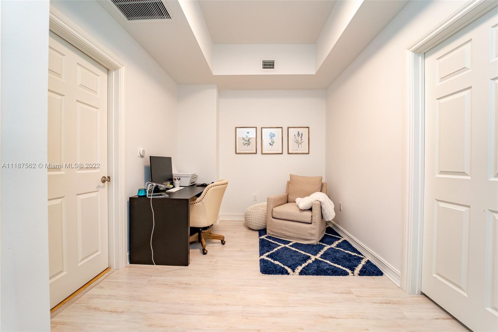 ALAQUA CONDO - Residential
