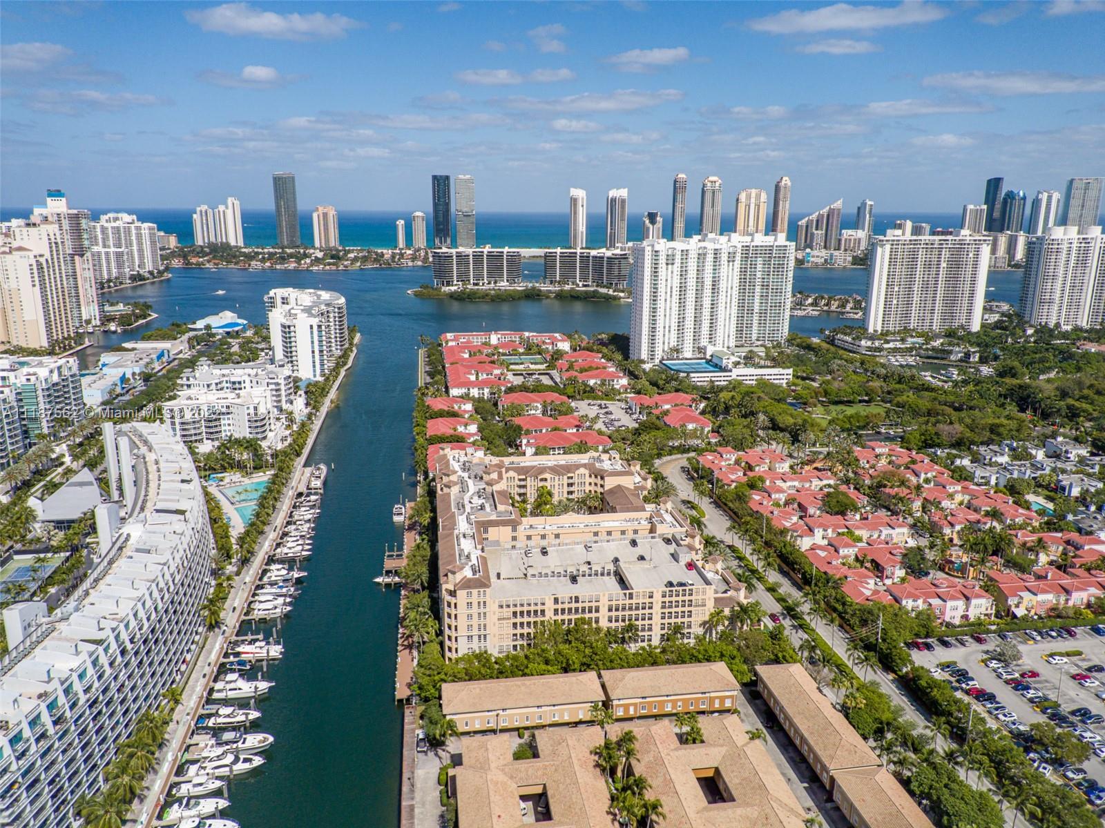 ALAQUA CONDO - Residential