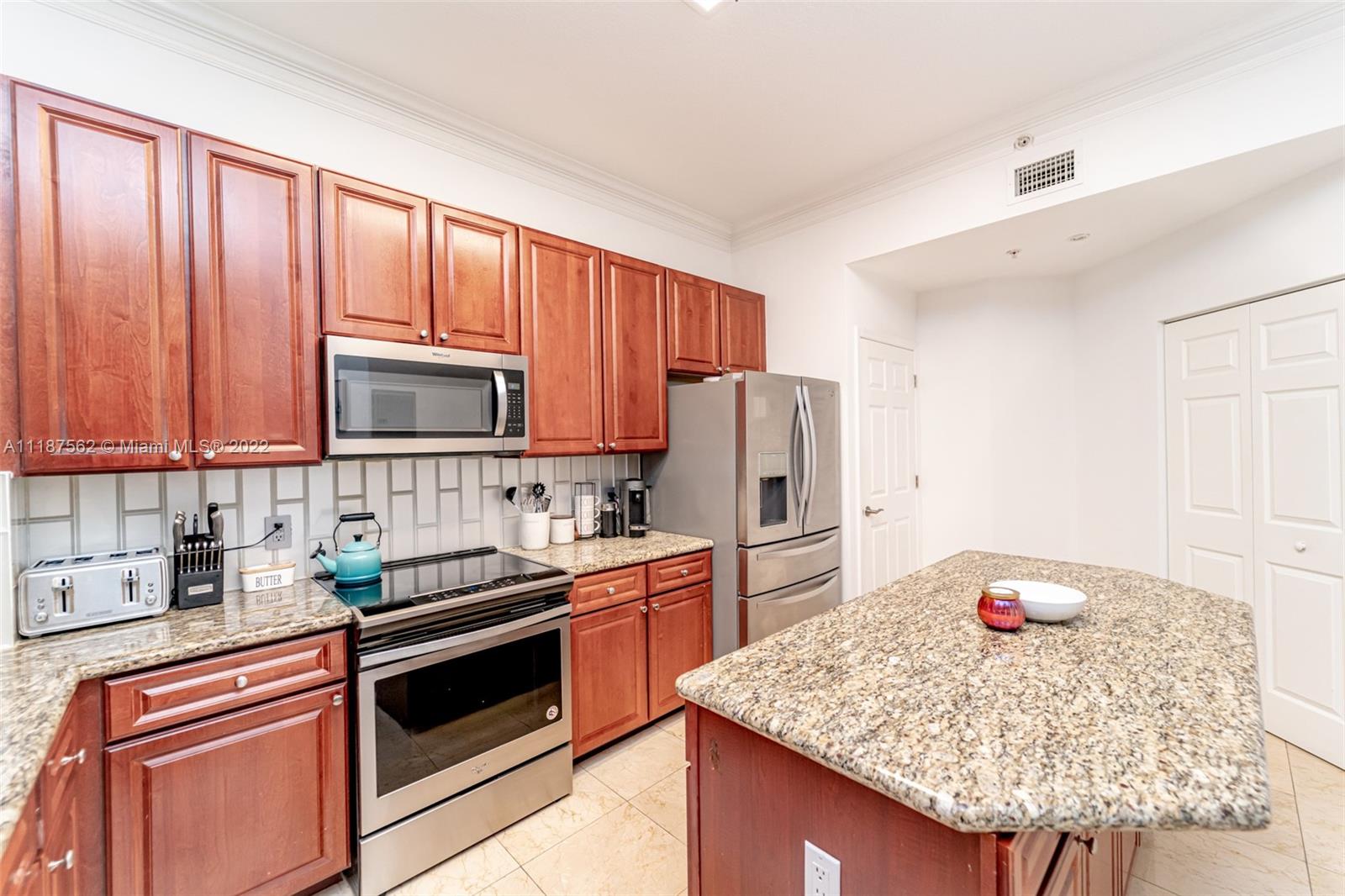 ALAQUA CONDO - Residential