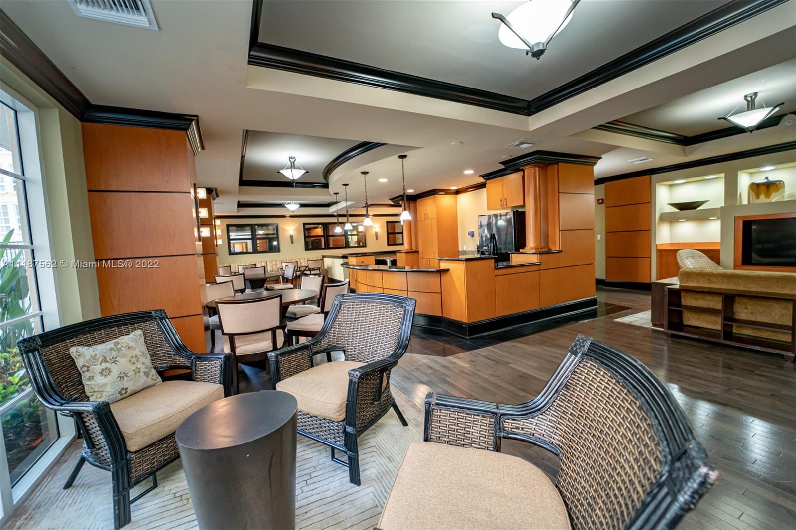 ALAQUA CONDO - Residential