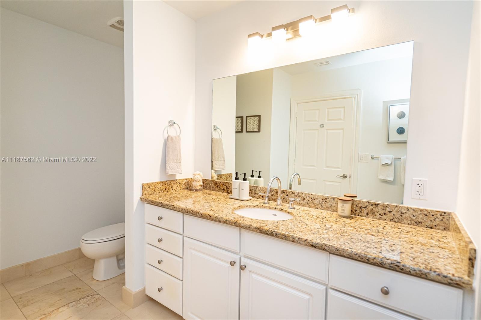 ALAQUA CONDO - Residential