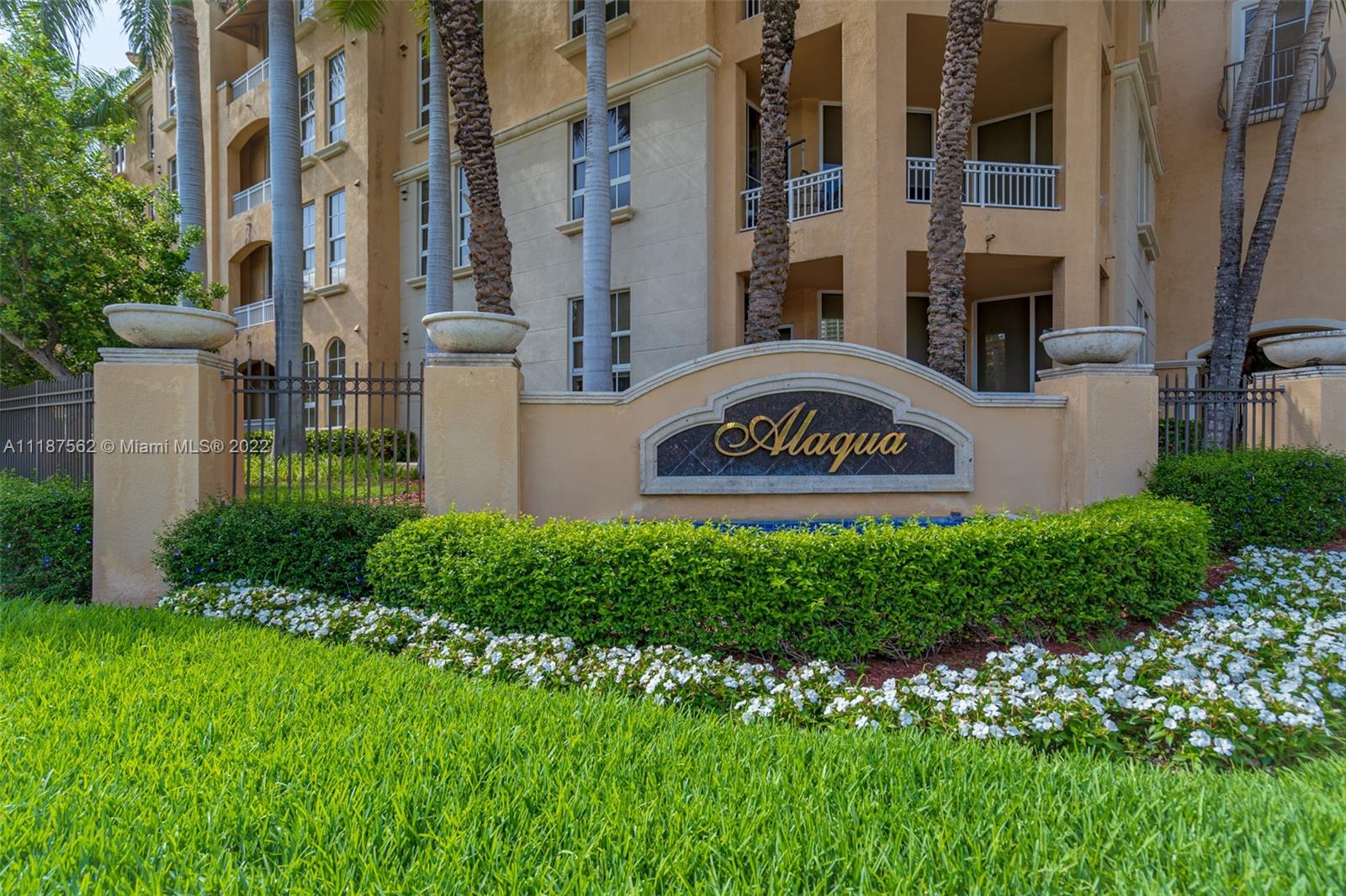 ALAQUA CONDO - Residential