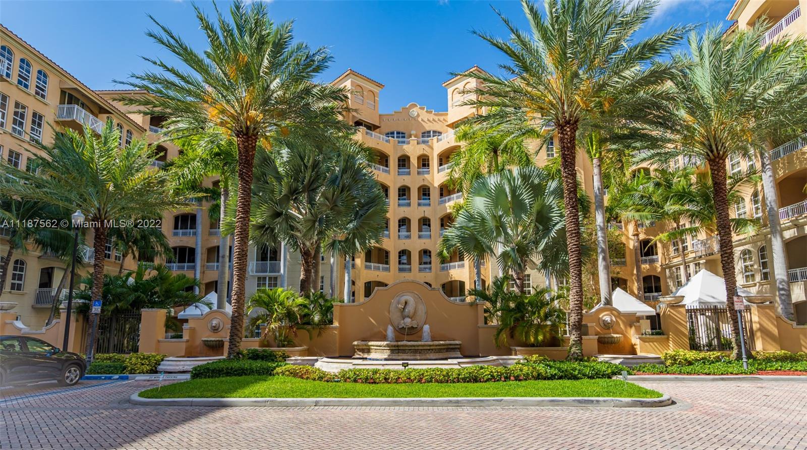 ALAQUA CONDO - Residential