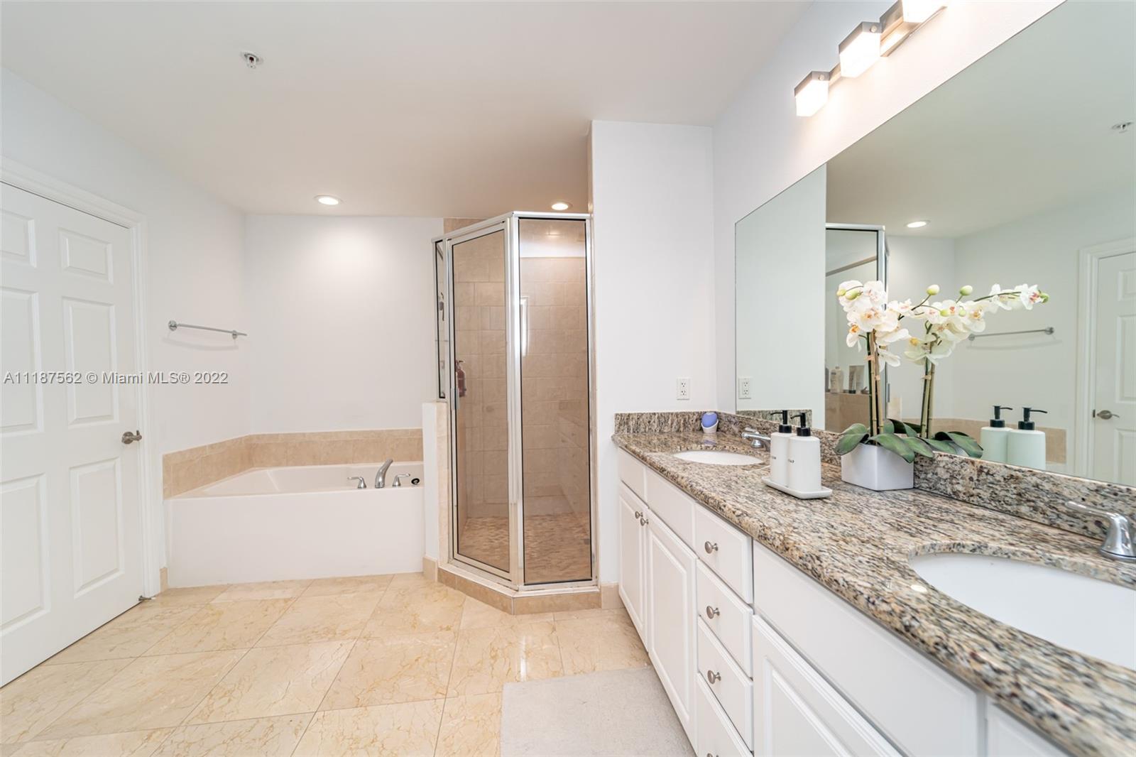 ALAQUA CONDO - Residential