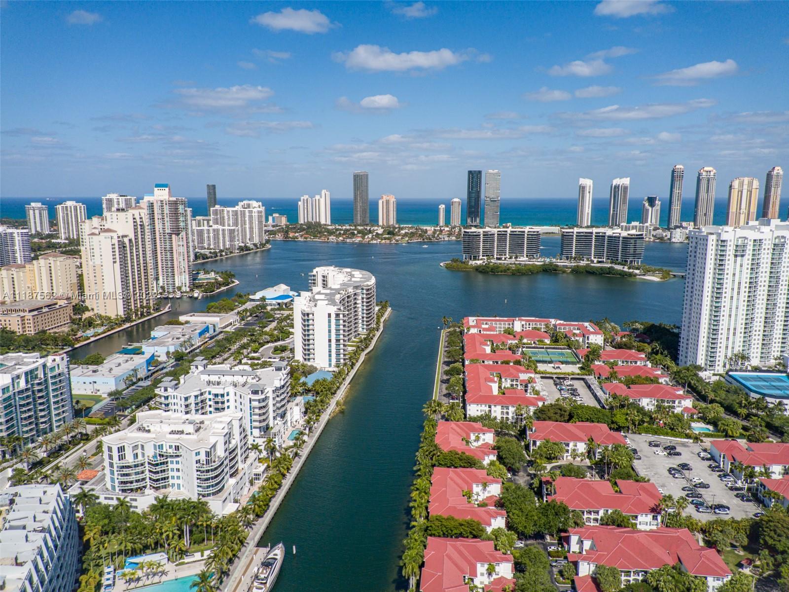 ALAQUA CONDO - Residential