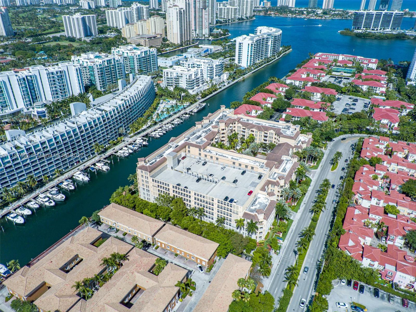 ALAQUA CONDO - Residential