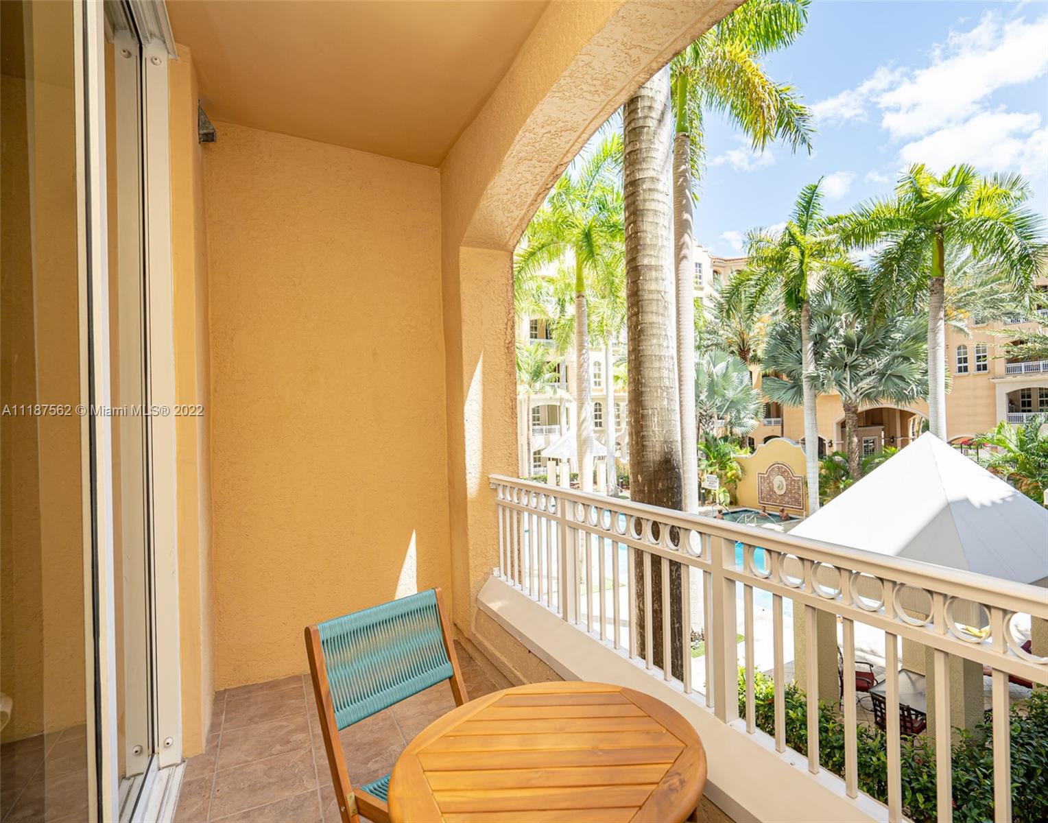 ALAQUA CONDO - Residential