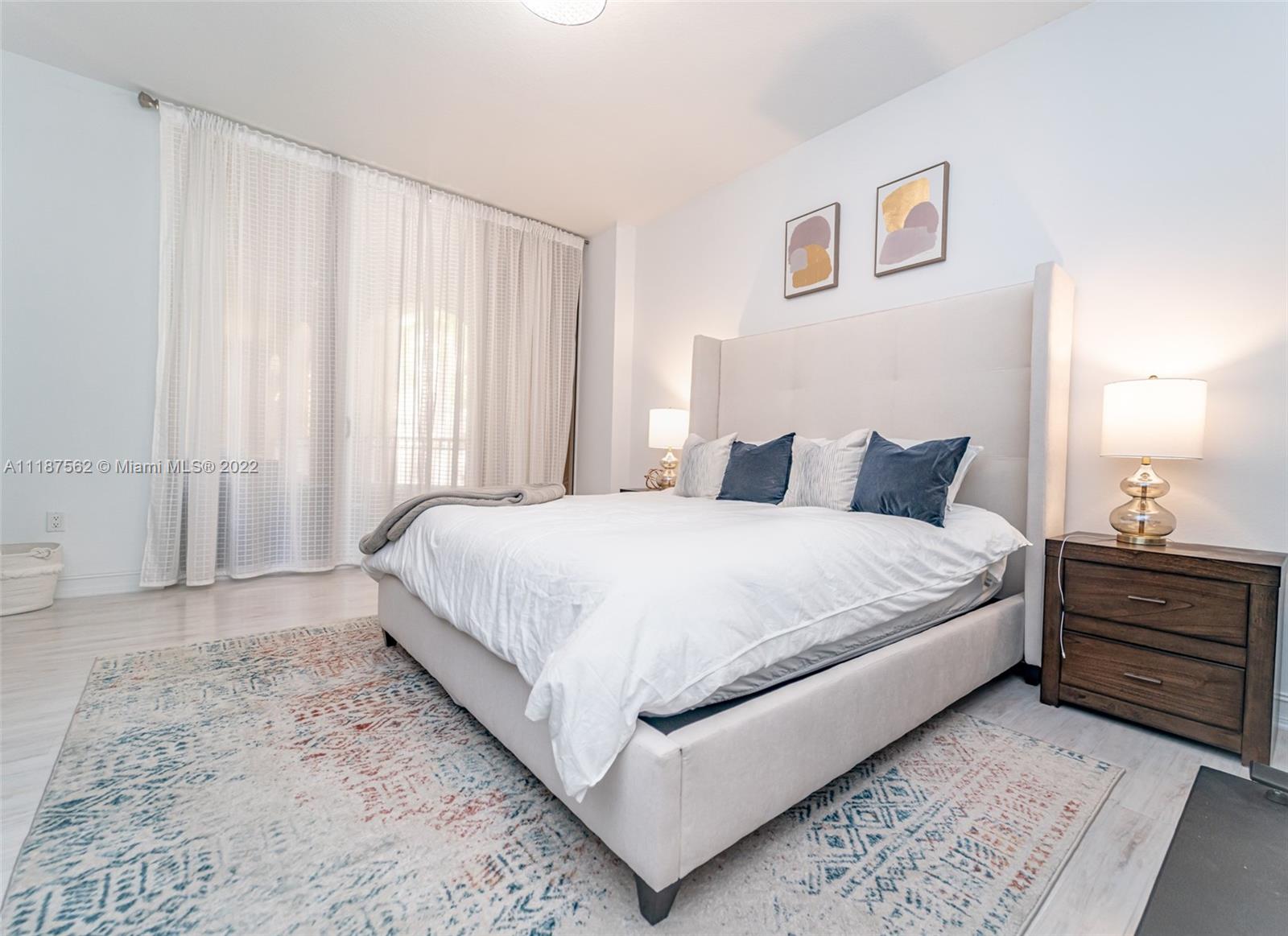 ALAQUA CONDO - Residential