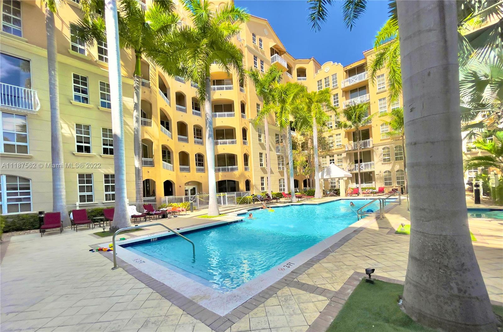 ALAQUA CONDO - Residential