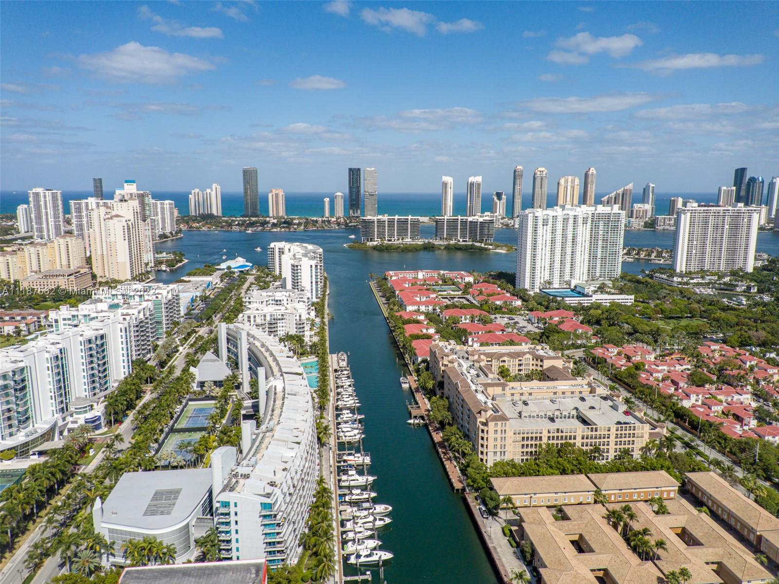 ALAQUA CONDO - Residential