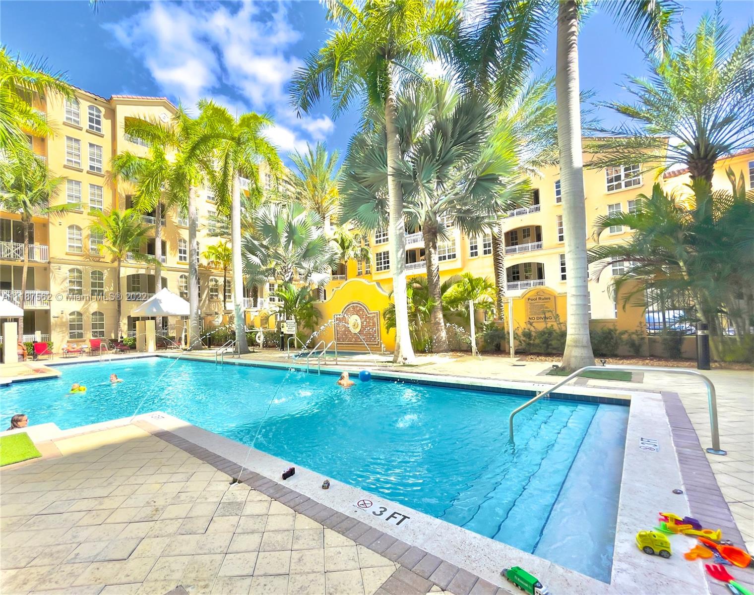 ALAQUA CONDO - Residential