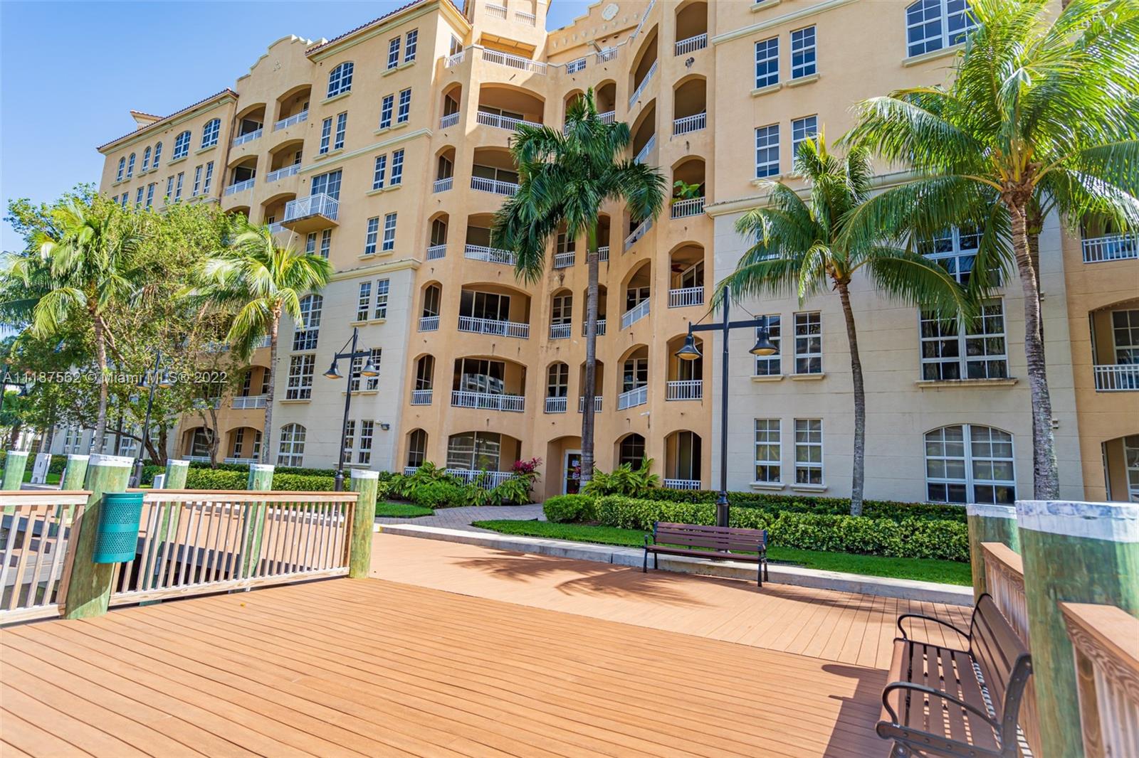 ALAQUA CONDO - Residential