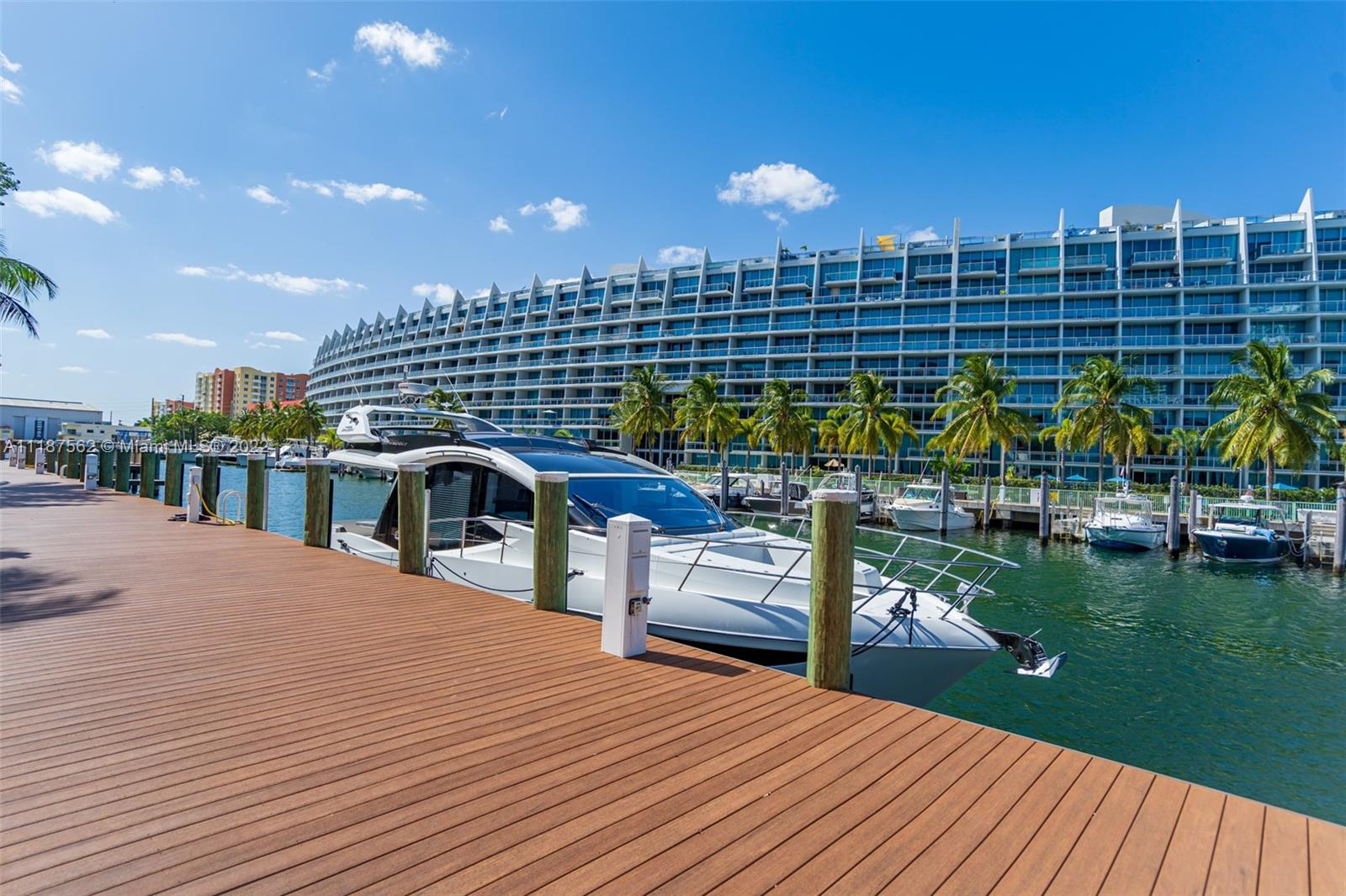 ALAQUA CONDO - Residential