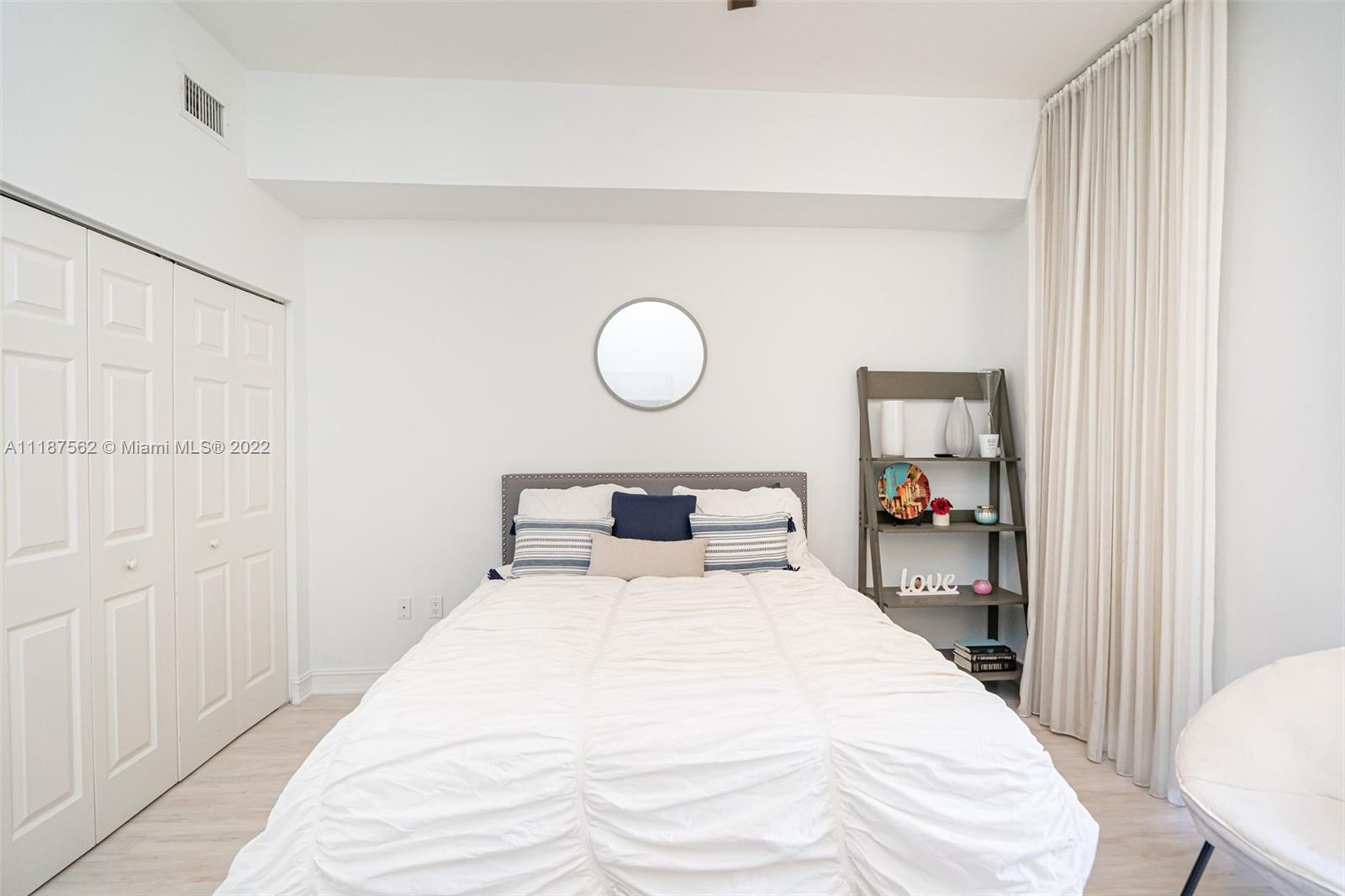 ALAQUA CONDO - Residential