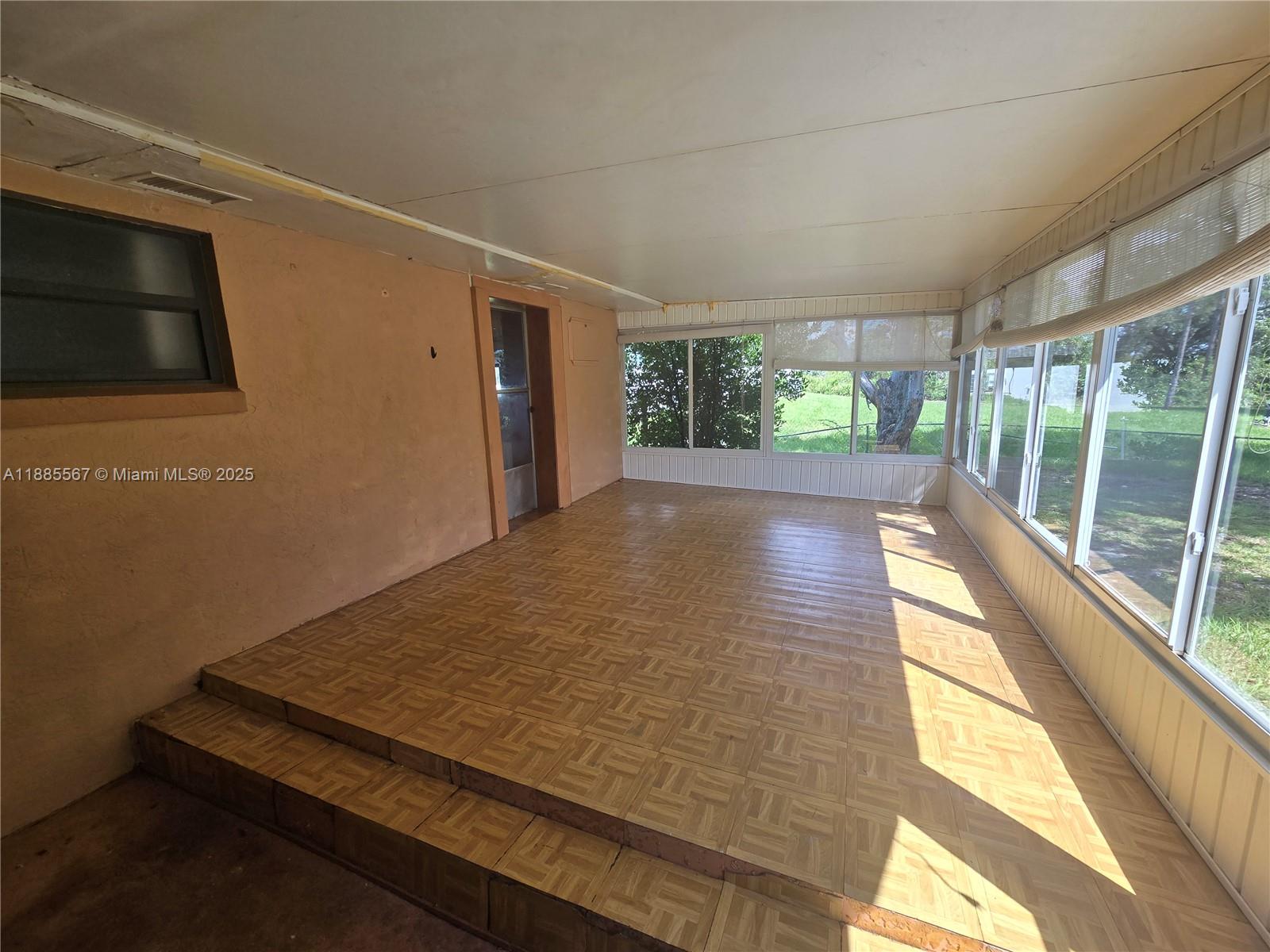 SEBRING HILLS SOUTH WEST - Residential