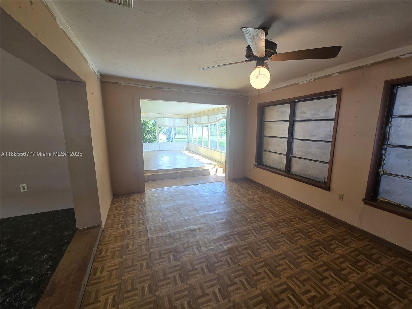 SEBRING HILLS SOUTH WEST - Residential