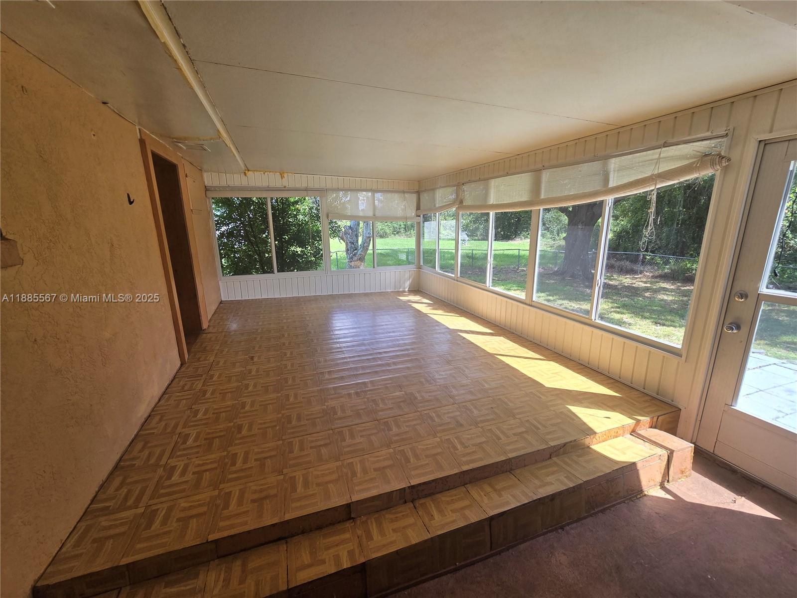 SEBRING HILLS SOUTH WEST - Residential