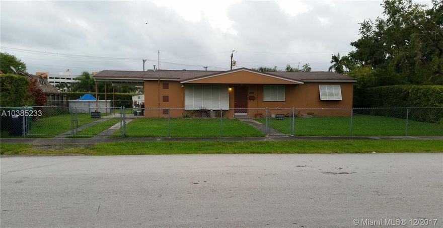 WONDERFUL SINGLE FAMILY HOME WITH NO ASSOCIATION IN THE VILLAGE GREEN AREA. PLENTY OF ROOM FOR A BOAT OR A POOL WITH A LOT SIZE OF 11,288 Sq. Ft.  IT NEEDS SOME TLC, BUT HAS GREAT POTENTIAL. CENTRALLY LOCATED NEAR PARK, SCHOOL, SHOPPING CENTERS, HIGHWAY AND HOSPITAL.
DON'T MISS OUT ON THIS GREAT OPPORTUNITY.