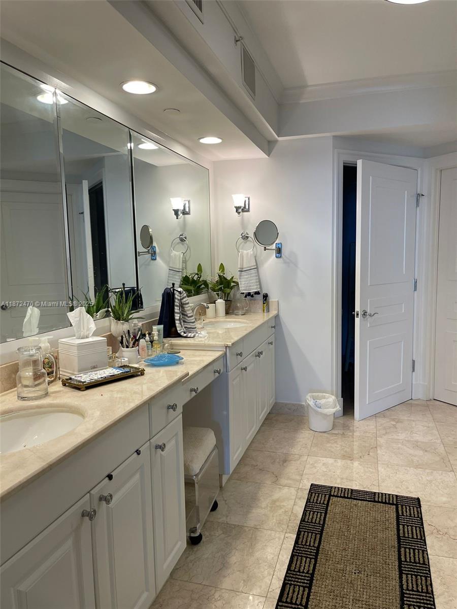 THE PENINSULA CONDO - Residential Lease