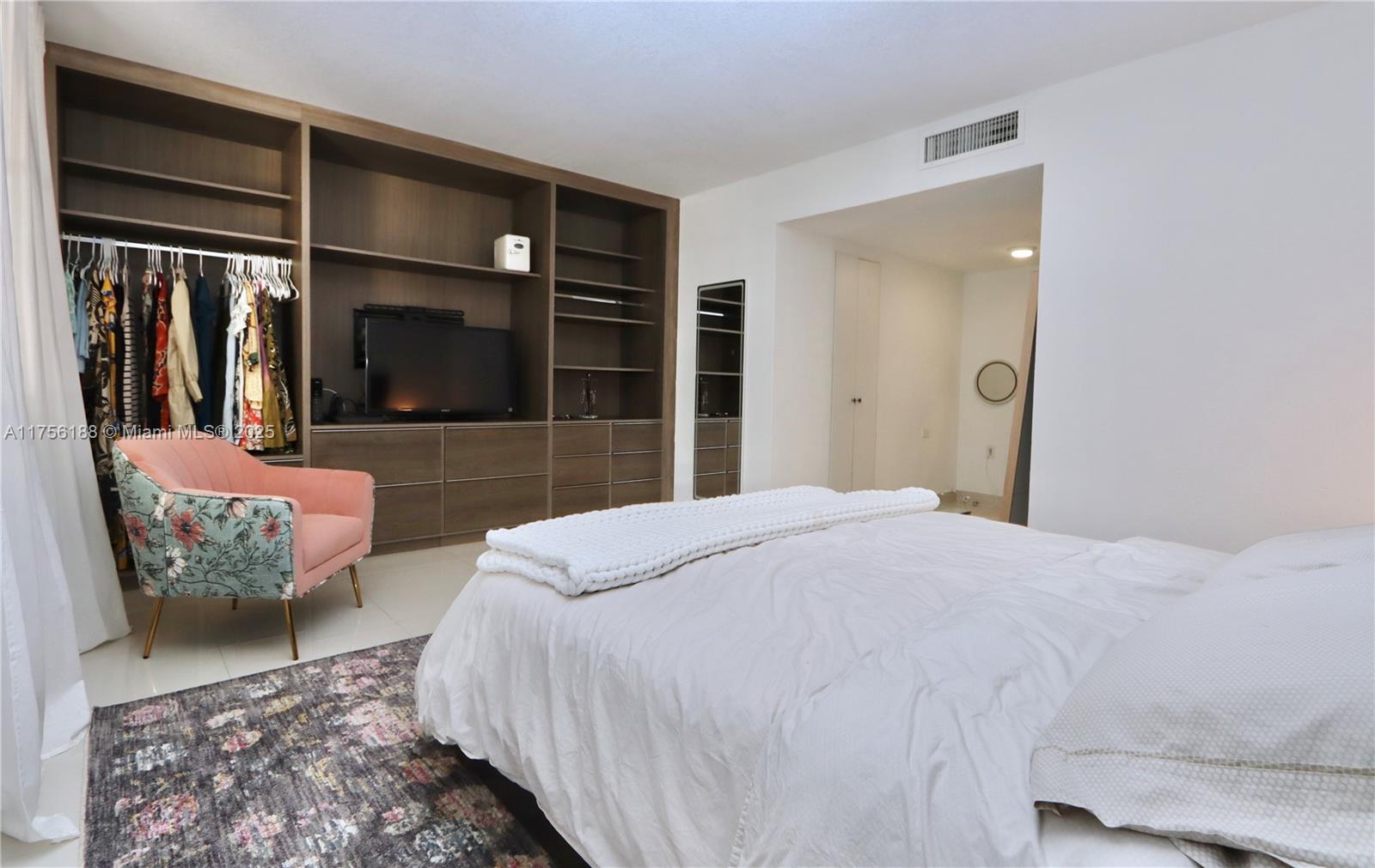VILLA DORADA CONDO NO 2 - Residential
