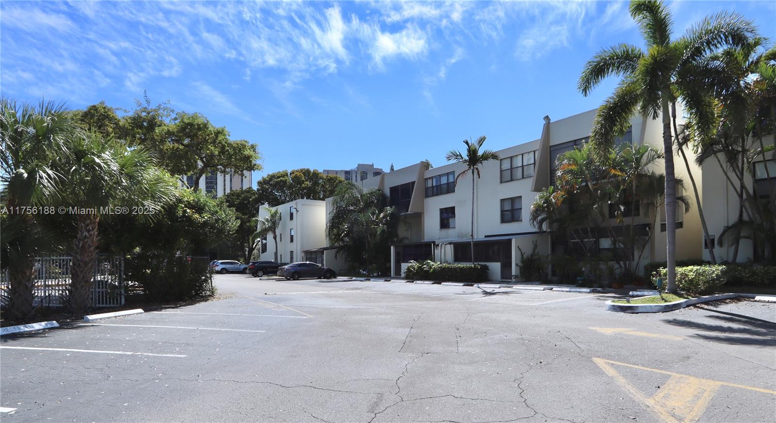 VILLA DORADA CONDO NO 2 - Residential