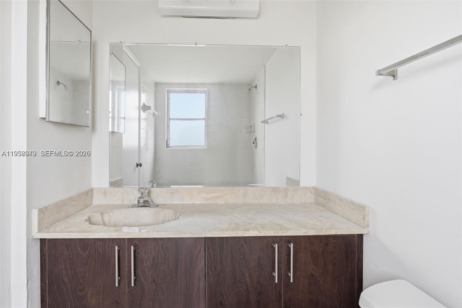 LAKESHORE AT UNIVERSITY P - Residential