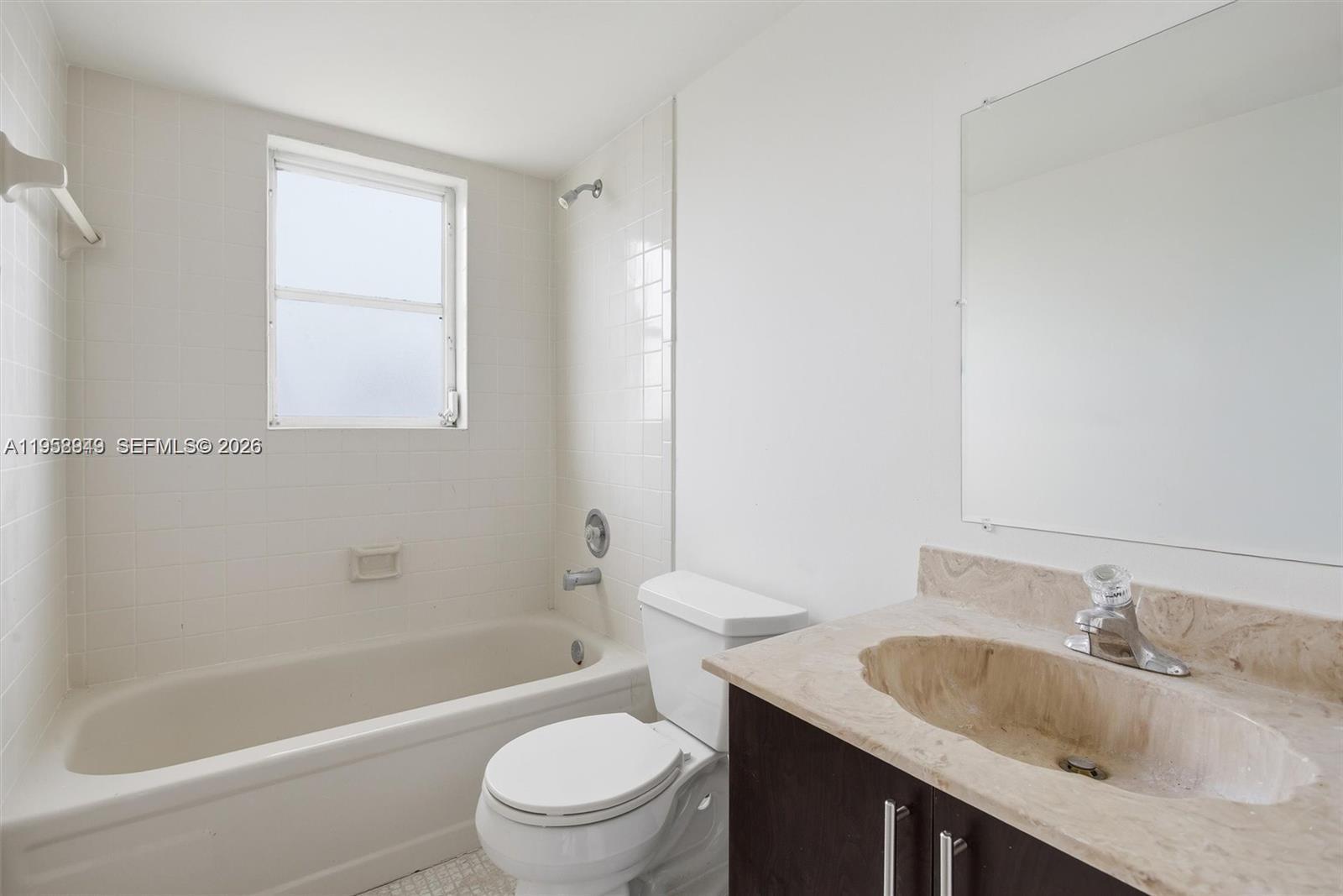 LAKESHORE AT UNIVERSITY P - Residential