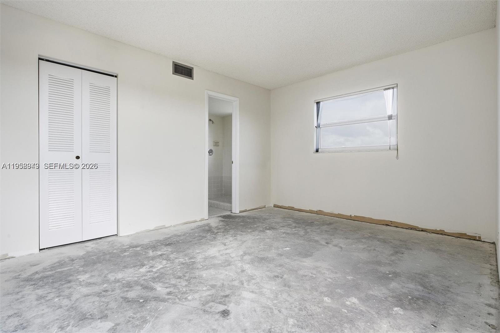 LAKESHORE AT UNIVERSITY P - Residential