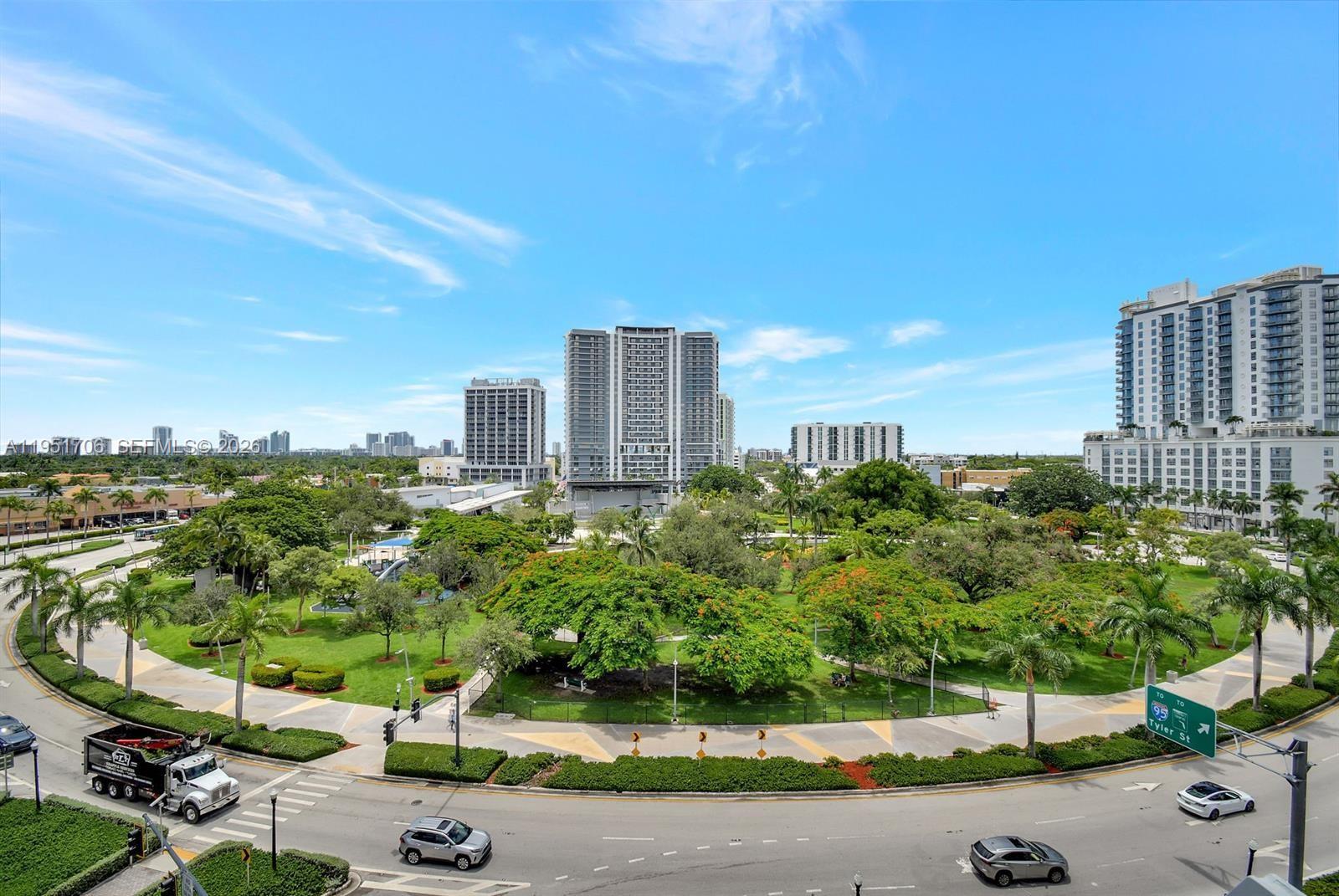 RADIUS CONDO - Residential