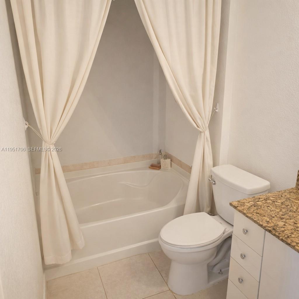 RADIUS CONDO - Residential