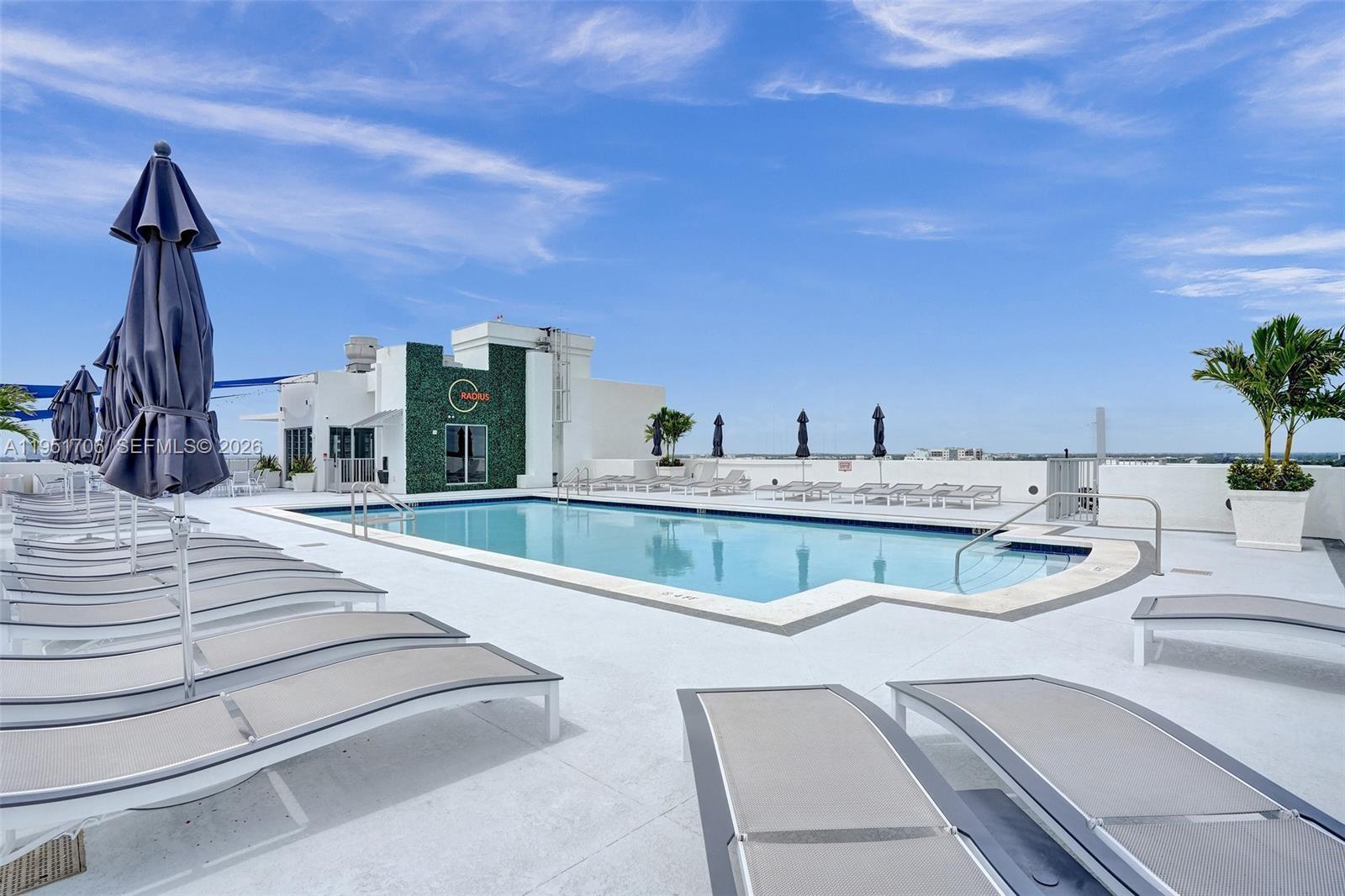 RADIUS CONDO - Residential