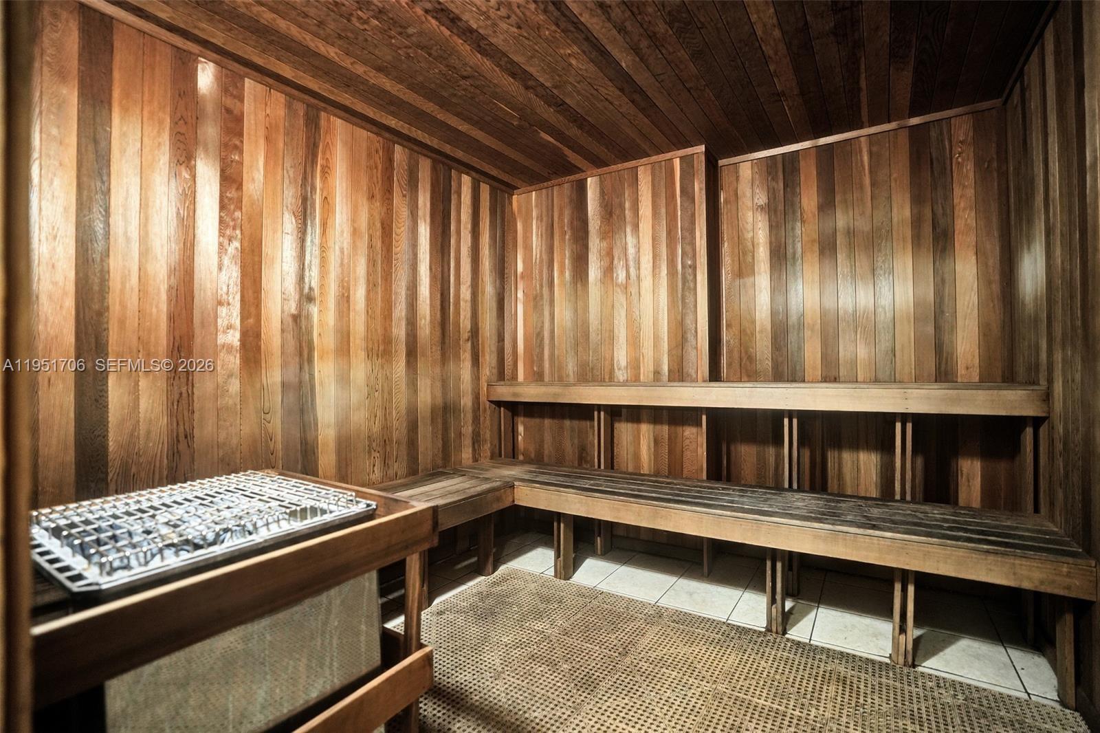 RADIUS CONDO - Residential