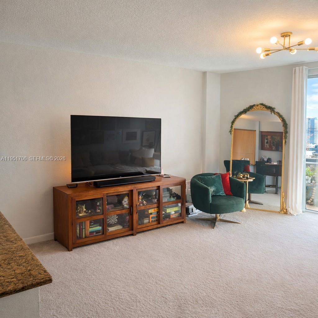 RADIUS CONDO - Residential